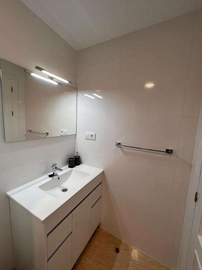 Torremolinos Centro - Beautiful , Newly Renovated 2 Bedroom Apartment Екстер'єр фото